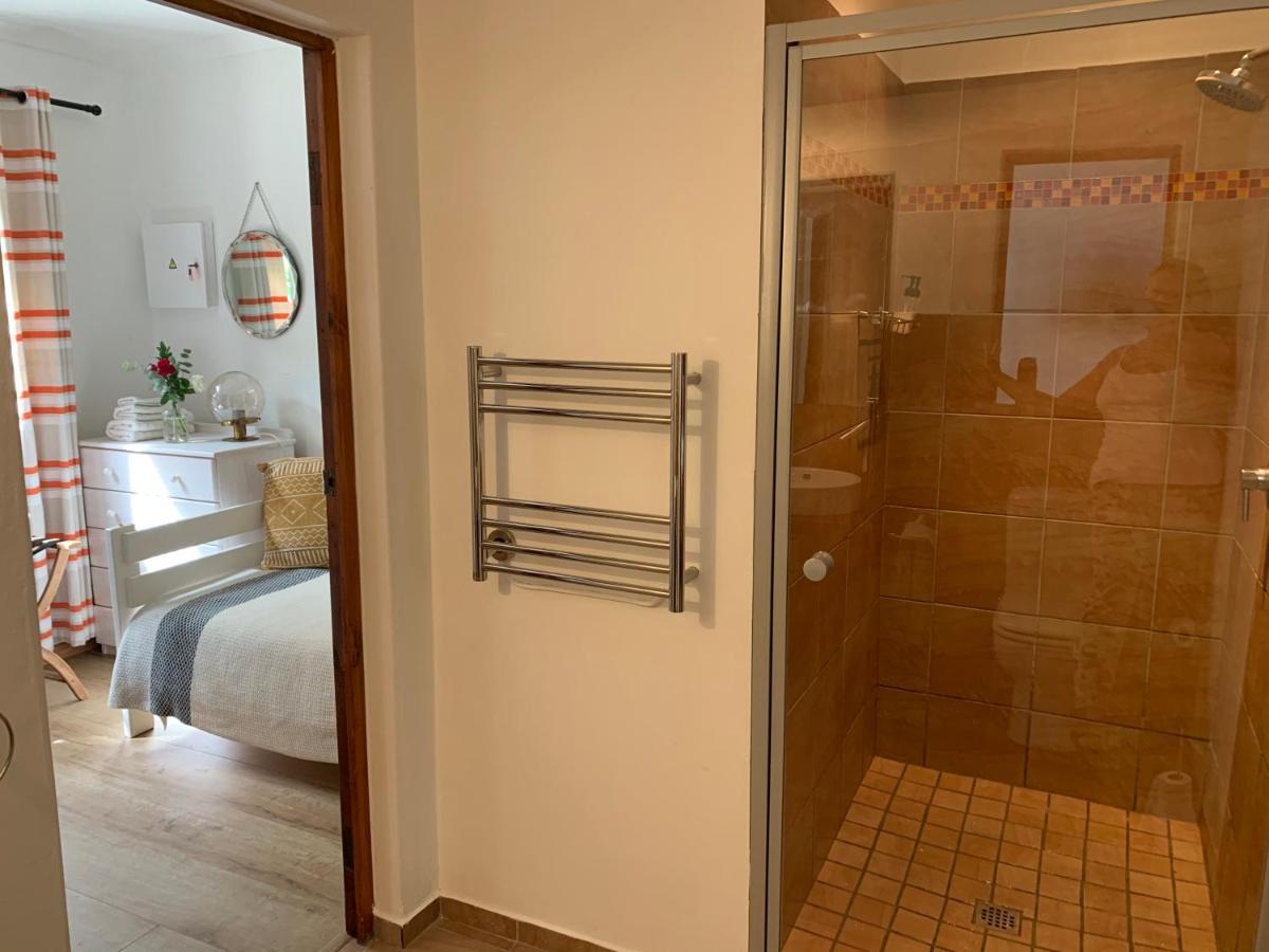 Garden Cottage In Ambiente Guest House クニスナ エクステリア 写真