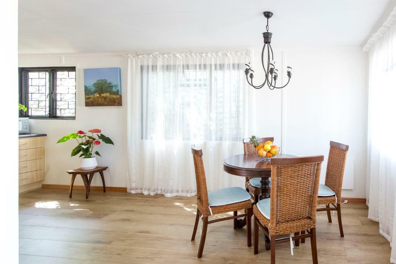 Garden Cottage In Ambiente Guest House クニスナ エクステリア 写真